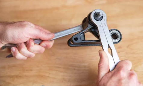Bearing replacement on lower link.